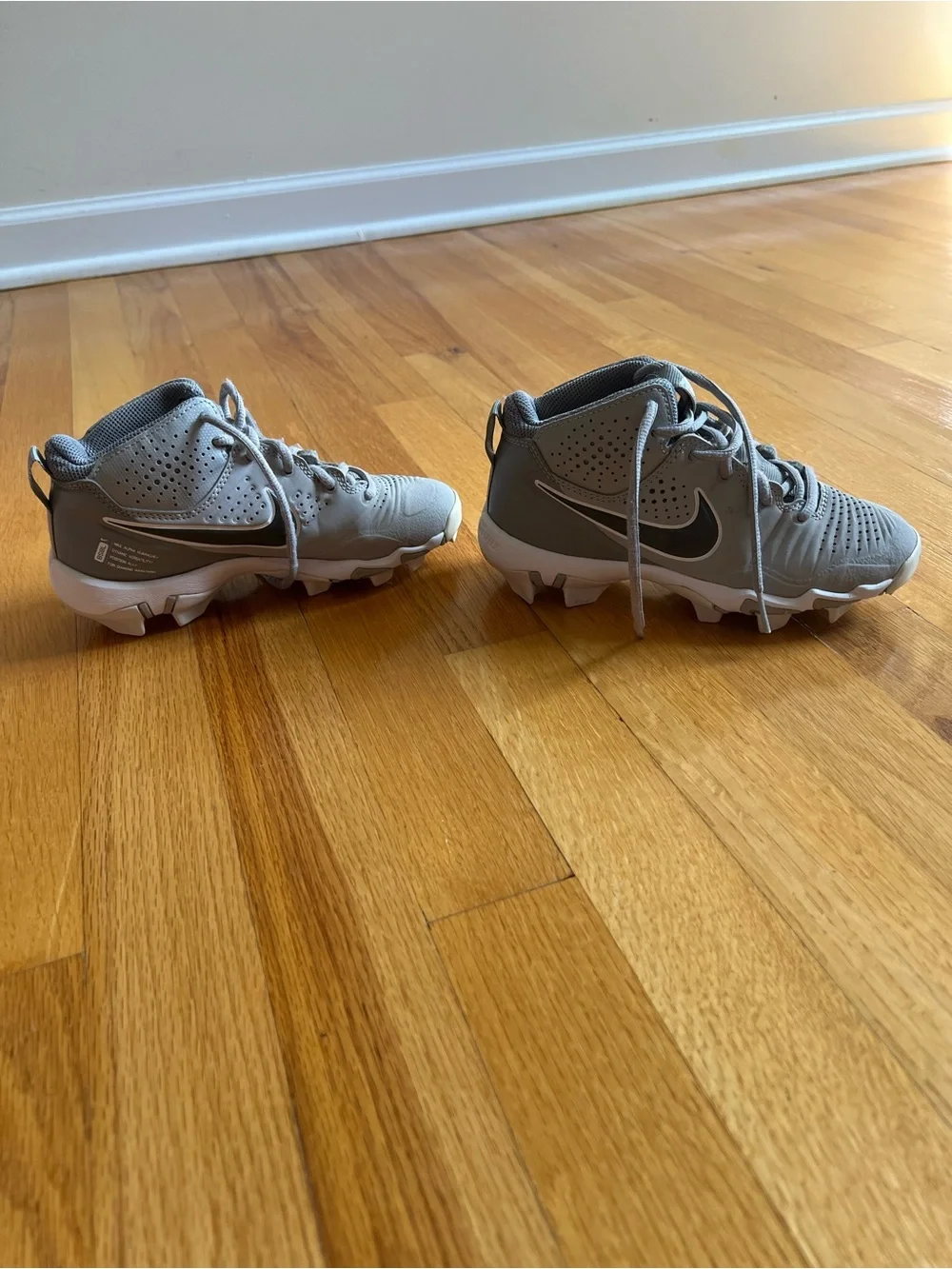 Nike 1Y Alpha Huarache Light Gray Baseball Cleats FastFlex